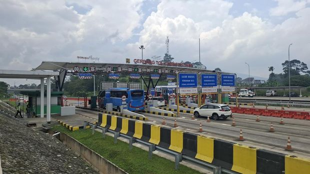 Jalan Tol Bogor-Ciawi-Sukabumi (Bocimi) telah menyiapkan berbagai langkah untuk mengantisipasi kemacetan yang biasanya terjadi pada masa liburan Natal dan Tahun Baru (Nataru) 2025/2026. (CNBC Indonesia/Chandra)