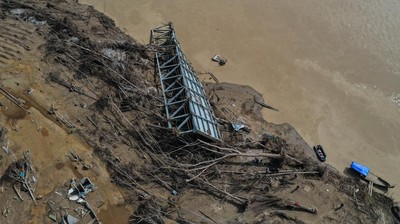 Jembatan Lubuk Sidup Masih Putus Pascabanjir, Akses Warga Aceh Tamiang Terganggu
