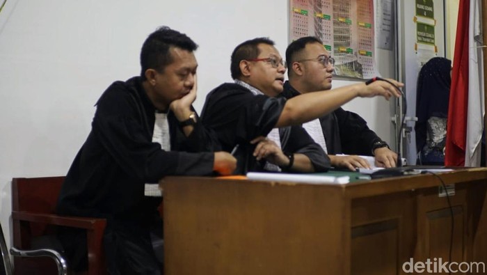 JPU Pertanyakan BAS Advokat Ketua Tim Advokat Haji Alim