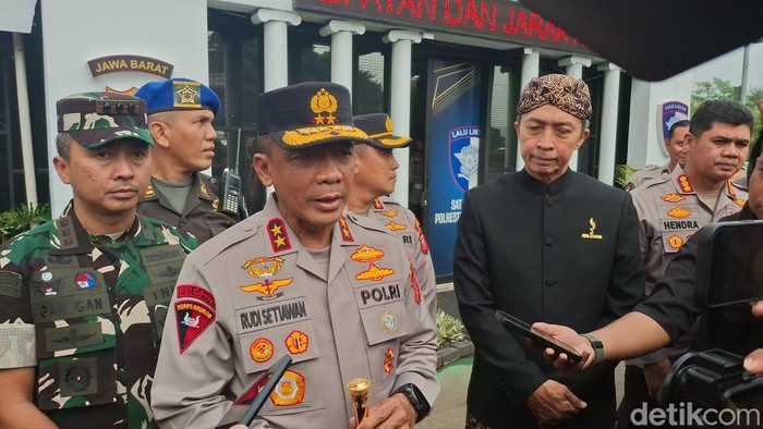 Lancarkan Nataru di Puncak Bogor, Joki Jalur Alternatif Akan Ditertibkan