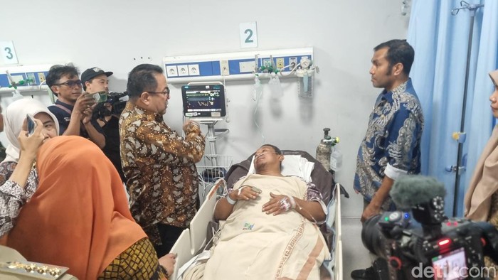 Rano Sebut 1 Guru Patah Kaki Akibat Mobil MBG Terobos SDN Kalibaru 01