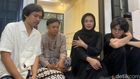 Karina Ranau Terharu Tahlilan Epy Kusnandar Banjir Doa dan Pelayat
