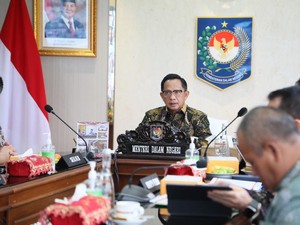 Mendagri Ingatkan Pemda Siaga Hadapi Nataru dan Potensi Bencana
