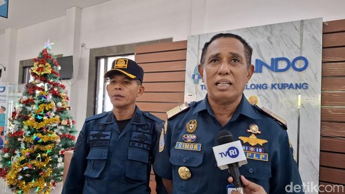 Kepala KSOP Kelas III Kupang, Simon Baon, saat ditemui di Pelabuhan Tenau, Kota Kupang, NTT, Kamis (11/12/1/2025).