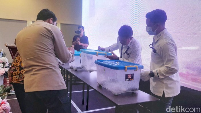 Petani Karawang Dapat Solusi Baru Usir Hama Tikus