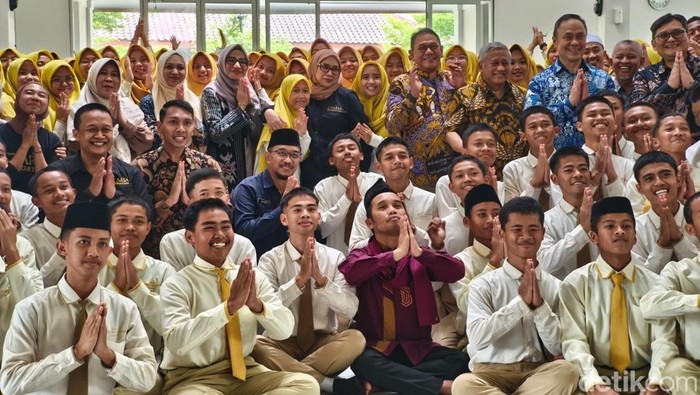 AirNav Siapkan Beasiswa untuk Lulusan SMA CT Arsa yang Mau Jadi Pilot