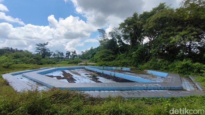 Penampakan Proyek Kolam Renang Margokaton Rp 1,2 M Mangkrak Diduga Dikorupsi