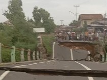 Jembatan Muara Dua di Prabumulih Ambruk, Akses Warga Terganggu