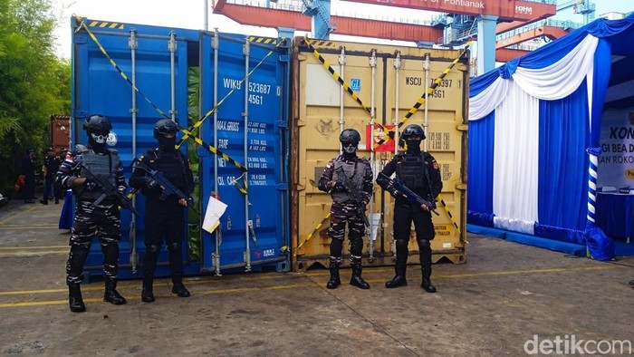 Kontainer rokok ilegal asal Kamboja diamankan di Pontianak
