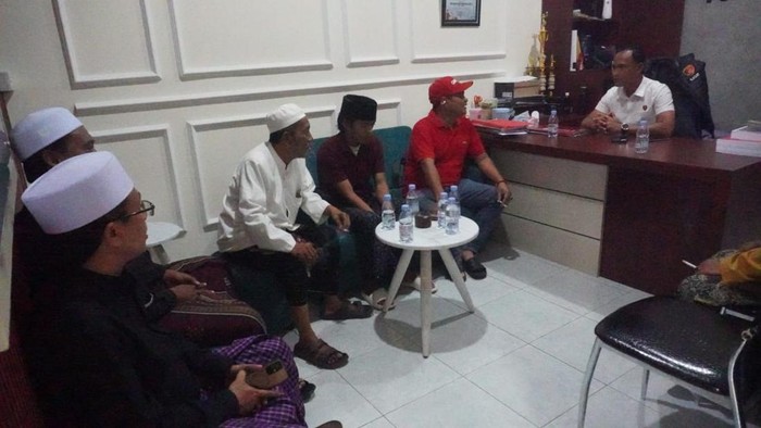 Lora Terduga Cabuli Santri Minta Didampingi Saat Diperiksa Polda Jatim