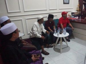 Lora Terduga Cabuli Santri Minta Didampingi Saat Diperiksa Polda Jatim