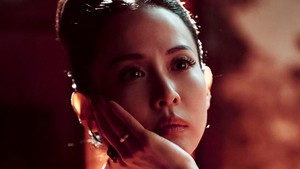 Bae Geum Ji diam-diam punya pengaruh besar terhadap politik di Korea. (Foto: dok. Disney+)