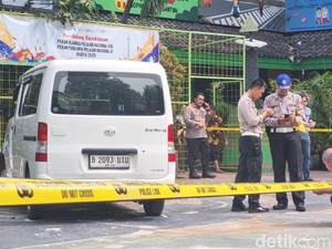 Ini Mobil MBG yang Bablas Tabrak Siswa di SD Jakut