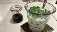 Setelah kenyang menikmati berbagai sajian lezat dari Ninety Nine, tutup dengan hidangan manis berupa es cendol. Rasanya yang manis legit benar-benar cocok jadi menu penutup. Foto: Yenny Mustika Sari/detikcom