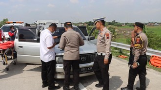 Sebelum Ditemukan Tewas, 4 Orang dalam Mobil di Tol Tegal Sempat Berhenti Lama
