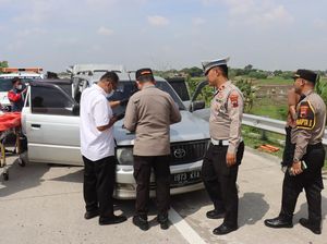 Sebelum Ditemukan Tewas, 4 Orang dalam Mobil di Tol Tegal Sempat Berhenti Lama