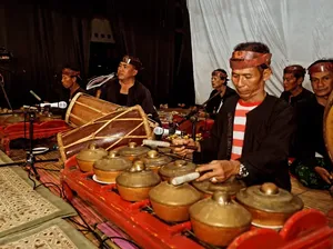 Tradisi Sandur Madura, Teater Rakyat yang Bertahan di Tengah Arus Zaman