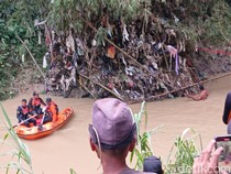 8 Santriwati Blora Hanyut di Sungai Lusi, 5 Belum Ditemukan