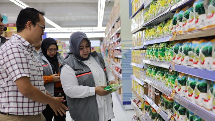 Sidak Pasar Jelang Nataru, Plt Bupati Ponorogo: Cabai Rawit Masih Nendang!