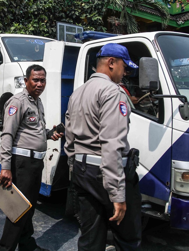 Polisi Olah TKP Insiden Mobil MBG Tabrak Siswa-Guru SD di Cilincing