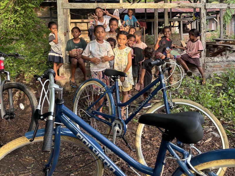 Polygon Bikes Salurkan Sepeda di Alor, NTT Polygon Bikes Salurkan Sepeda di Alor, NTT