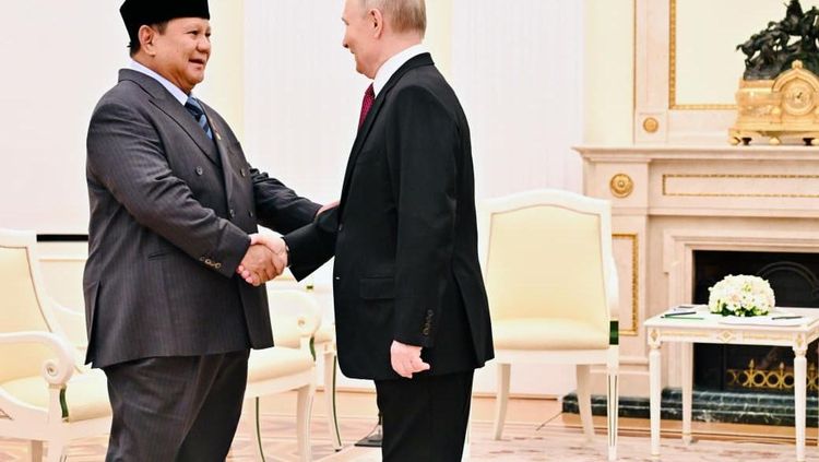 Bingkai Sepekan: Prabowo Temui Putin-Macron hingga Pingsannya Anwar Usman