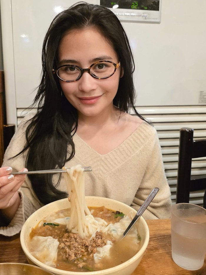 Instagram @prillylatuconsina96