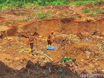 Pencarian Korban Longsor di Arjasari Bandung Dilanjutkan oleh Relawan