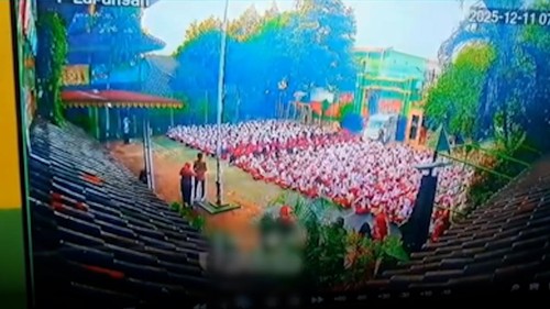 Rekaman CCTV Mobil MBG Hantam Gerbang Lalu Tabrak Siswa-siswa SD di Jakut