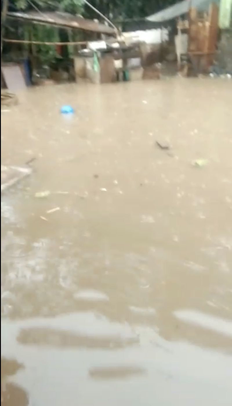 Rumah warga di sekitar TPA Cipeucang kebanjiran