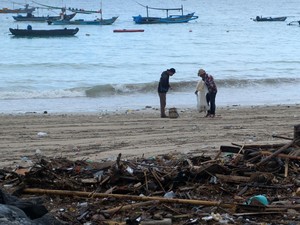 90% Sampah di Pantai Kelan Didominasi Stirofoam dan Plastik