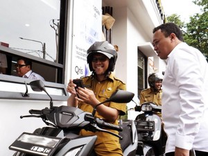 Perpanjang STNK Drive Thru Paling Lama 5 Menit, Bayar Bisa Pakai QRIS
