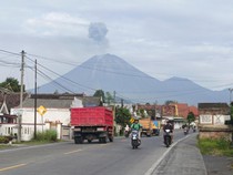Semeru 4 Kali Erupsi Pagi Ini, Abu Vulkanik Capai 1.100 M