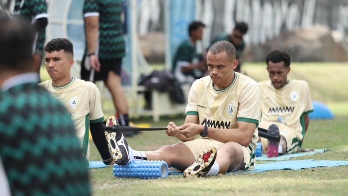 Prediksi Susunan Pemain Kendal Tornado Vs PSS Malam Nanti