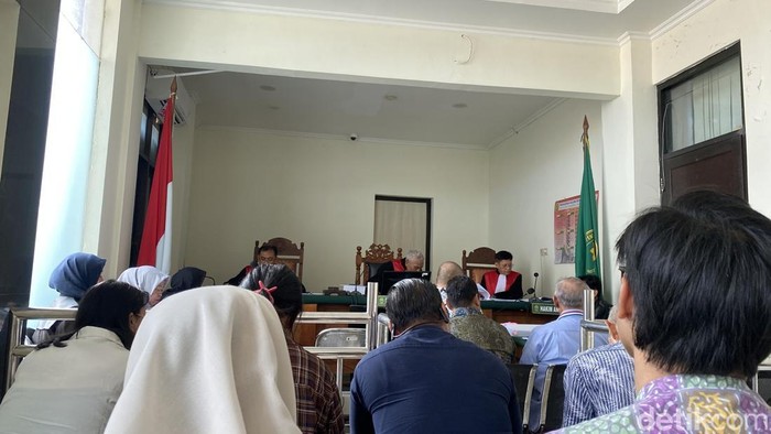 Saksi ASN Ungkap Proses Kilat Pemberian Izin Pengelola Plaza Klaten