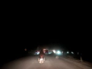Listrik di Aceh Tamiang Masih Banyak yang Padam, Warga Bakar Kayu-Pakai Genset