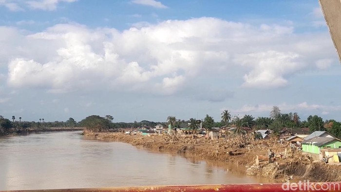 Tekong Perahu Sebut Sungai Tamiang Tambah Lebar 20 Meter Usai Banjir Bandang