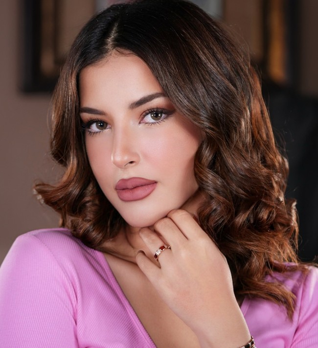 Alami proses yang tak mudah, ibu 2 orang anak itu juga megaku sempat ingin melompat dari atas genteng. “Nyerahnya as in memong udah mau lompat dr atas genteng.. chaos banget lah ya. Tapi alhamdulillah udh berlalu, lanjutnya. Foto: Instagram/@tasyafarasya