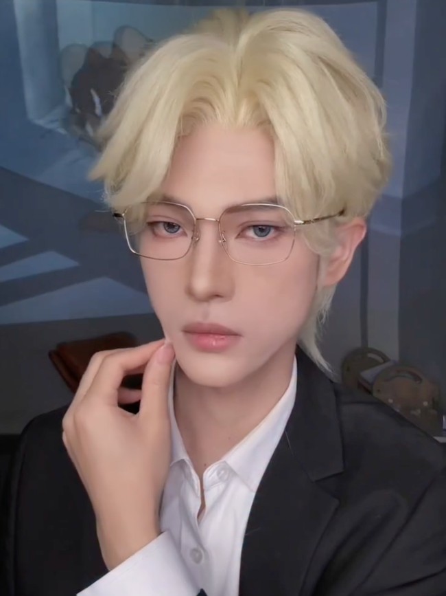 Potret Transformasi Makeup Viral Cowok Douyin, Wajah Aslinya Bikin Melongo