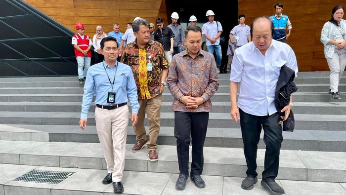 Wali Kota Solo, Respati Ardi dan Dato Sri Tahir meninjau Musuem Sains dan Teknologi, Kamis (11/12/2025).