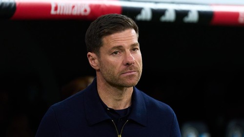 MADRID, SPAIN - DECEMBER 07: Xabi Alonso, Head Coach of Real Madrid, looks on prior to the LaLiga EA Sports match between Real Madrid CF and RC Celta de Vigo at Estadio Santiago Bernabeu on December 07, 2025 in Madrid, Spain. (Photo by Angel Martinez/Getty Images)
