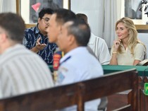 Viral Bintang Porno Bonnie Blue Lecehkan Bendera Indonesia di London