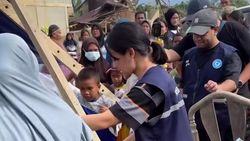 Andien dan Anak-anak Aceh Tamiang Nyanyikan Tanah Airku