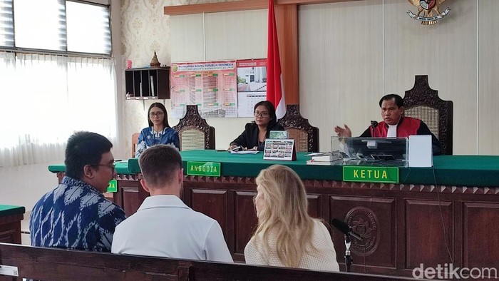 Bintang Porno Bonnie Blue Didenda Rp 200 Ribu Buntut Konten BangBus di Bali