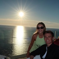 Tahun lalu, pasangan itu pernah berfoto di pantai Amalfi selagi mengungkap dirinya dan Scott telah jatuh cinta pada Italia.Foto: Instagram @camreading_