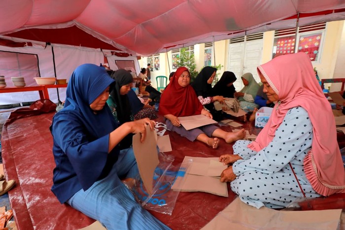 Dapur Umum dan Tagana Kemensos Layani Korban Bencana di Agam