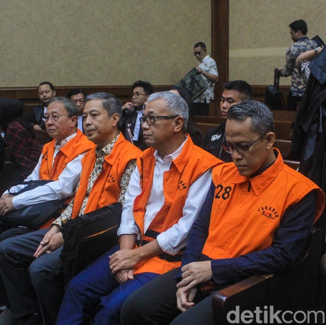 Delapan Eks Pejabat Kemnaker Jalani Sidang Dakwaan Pemerasan TKA