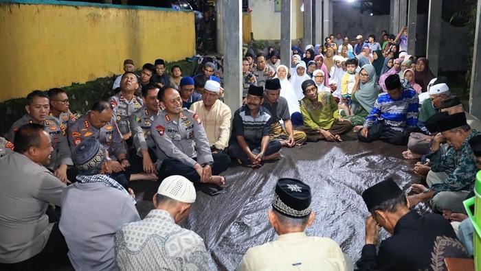 Akhiri Misi Kemanusiaan, Polda Riau Gelar Doa Bersama Warga Agam