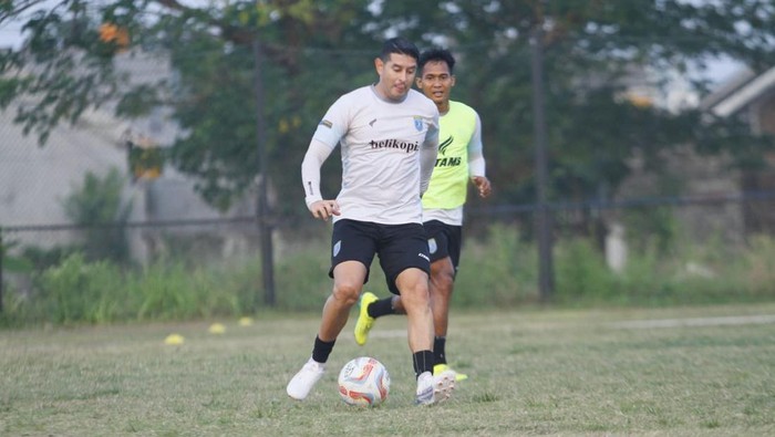 Tiga Pemain Persela Pamit Mundur Jelang Laga Bergulir