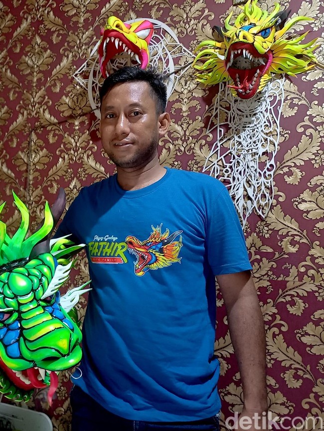 Mengenal Sosok Fathir Pembuat Layangan Naga yang Mendunia